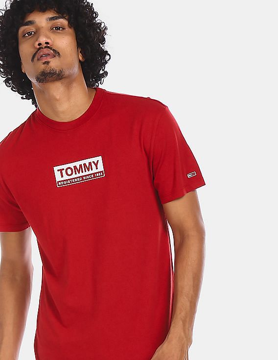 red tommy hilfiger t shirt mens