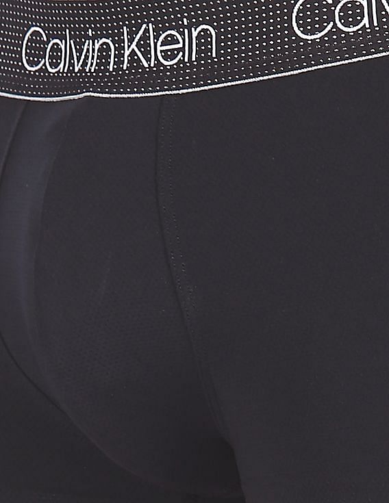 Buy Calvin Klein Underwear Men Black Elasticized Brand Waist Solid Trunks -  NNNOW.com