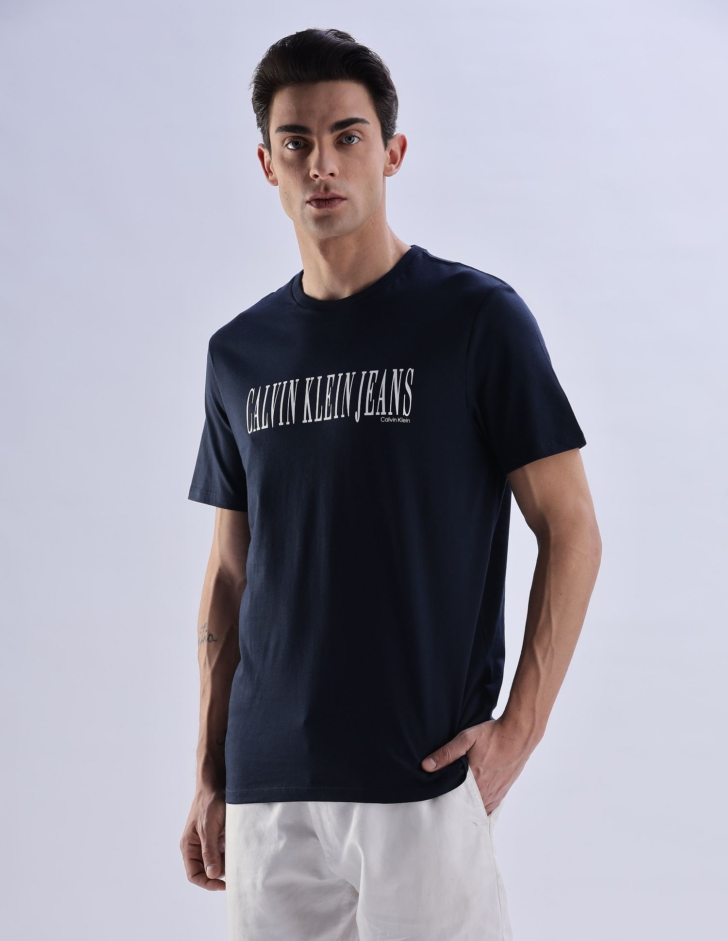 Calvin Klein Jeans Regular-Fit Solid Cotton T-Shirt