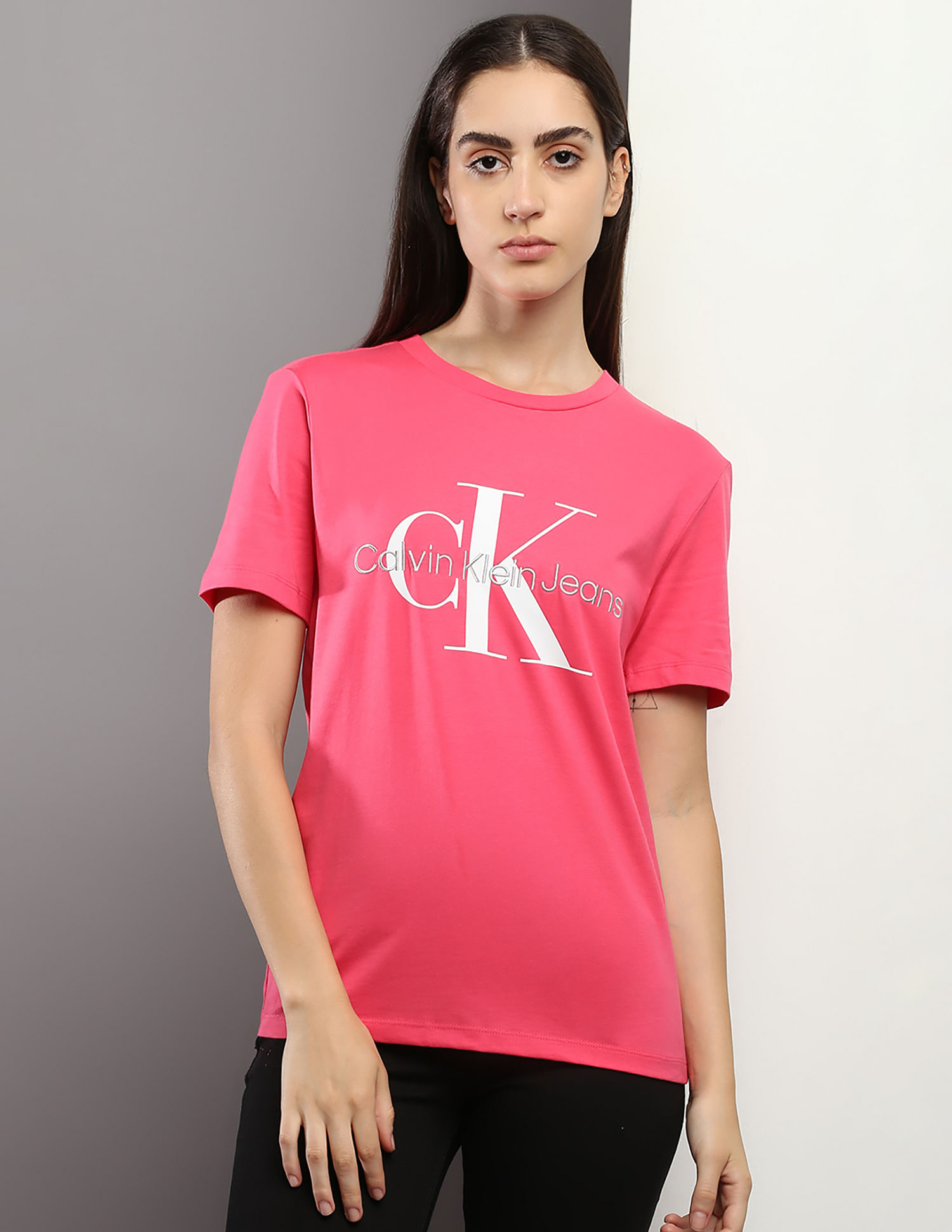 Buy Calvin Klein Jeans Monogram Logo T-shirt - NNNOW.com