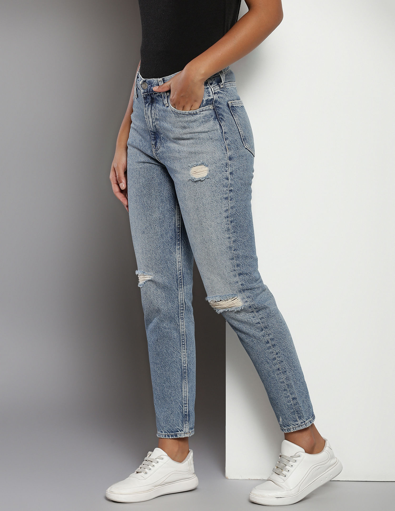 Calvin Klein Recycled Cotton Mom Jeans