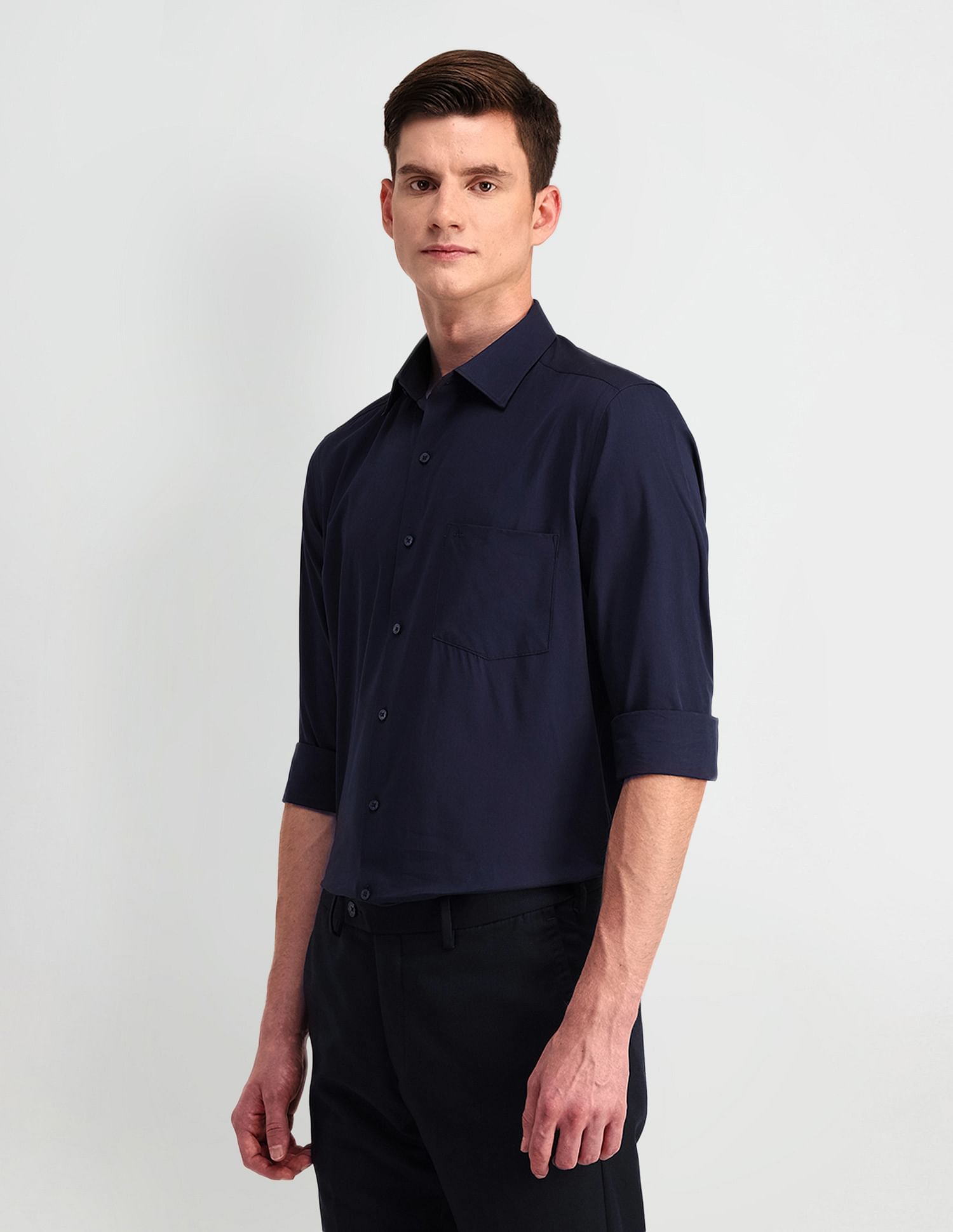 Arrow Manhattan Slim Fit Solid Shirt