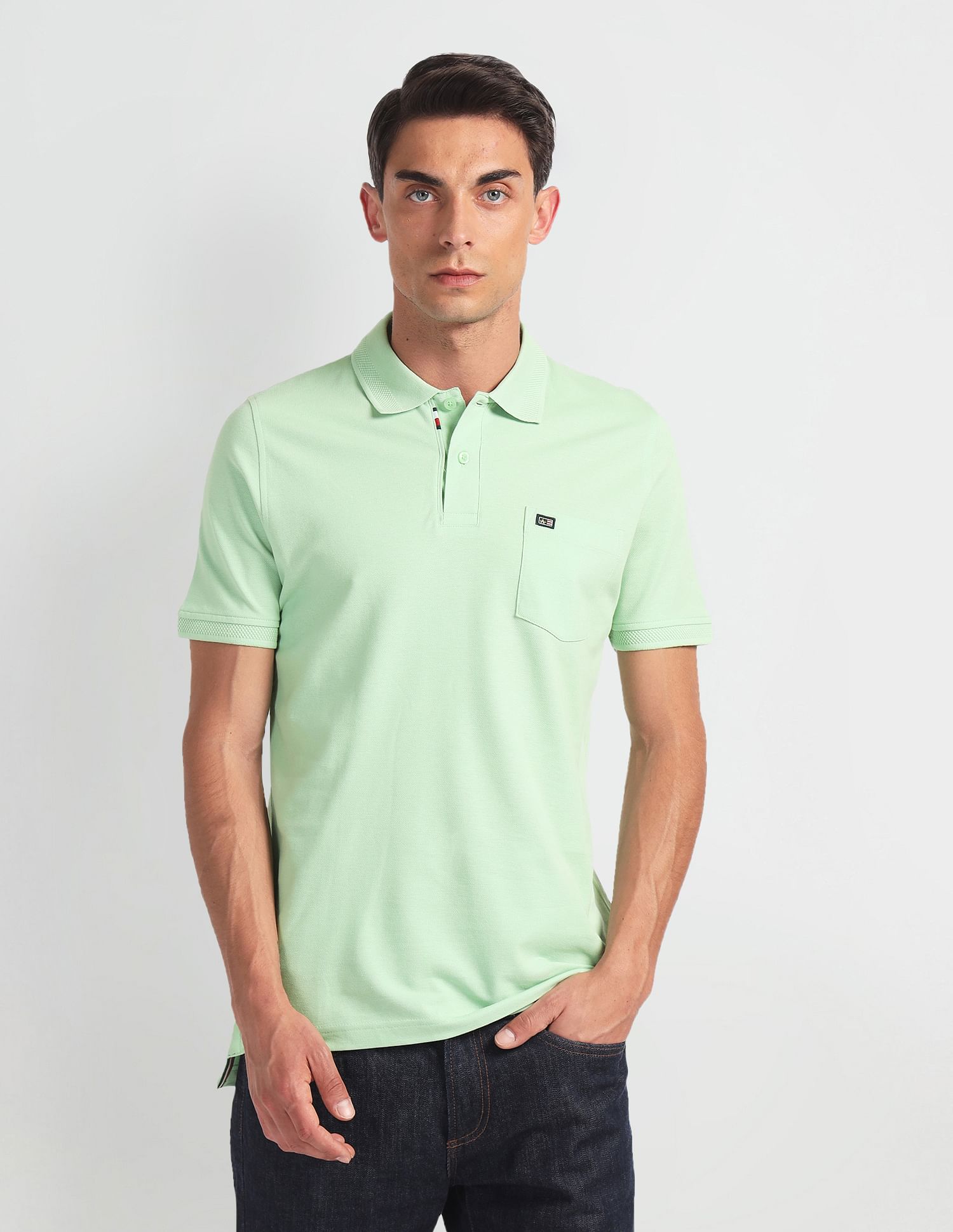 Arrow Sports Patterned Collar Solid Polo Shirt