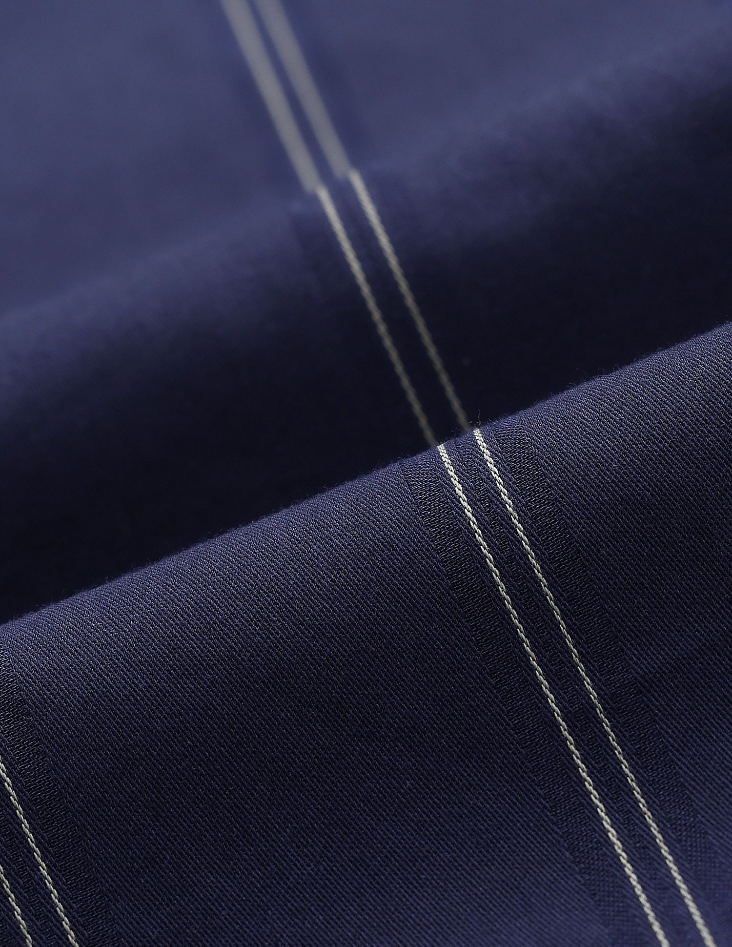 Arrow Manhattan Slim Fit Vertical Striped Shirt