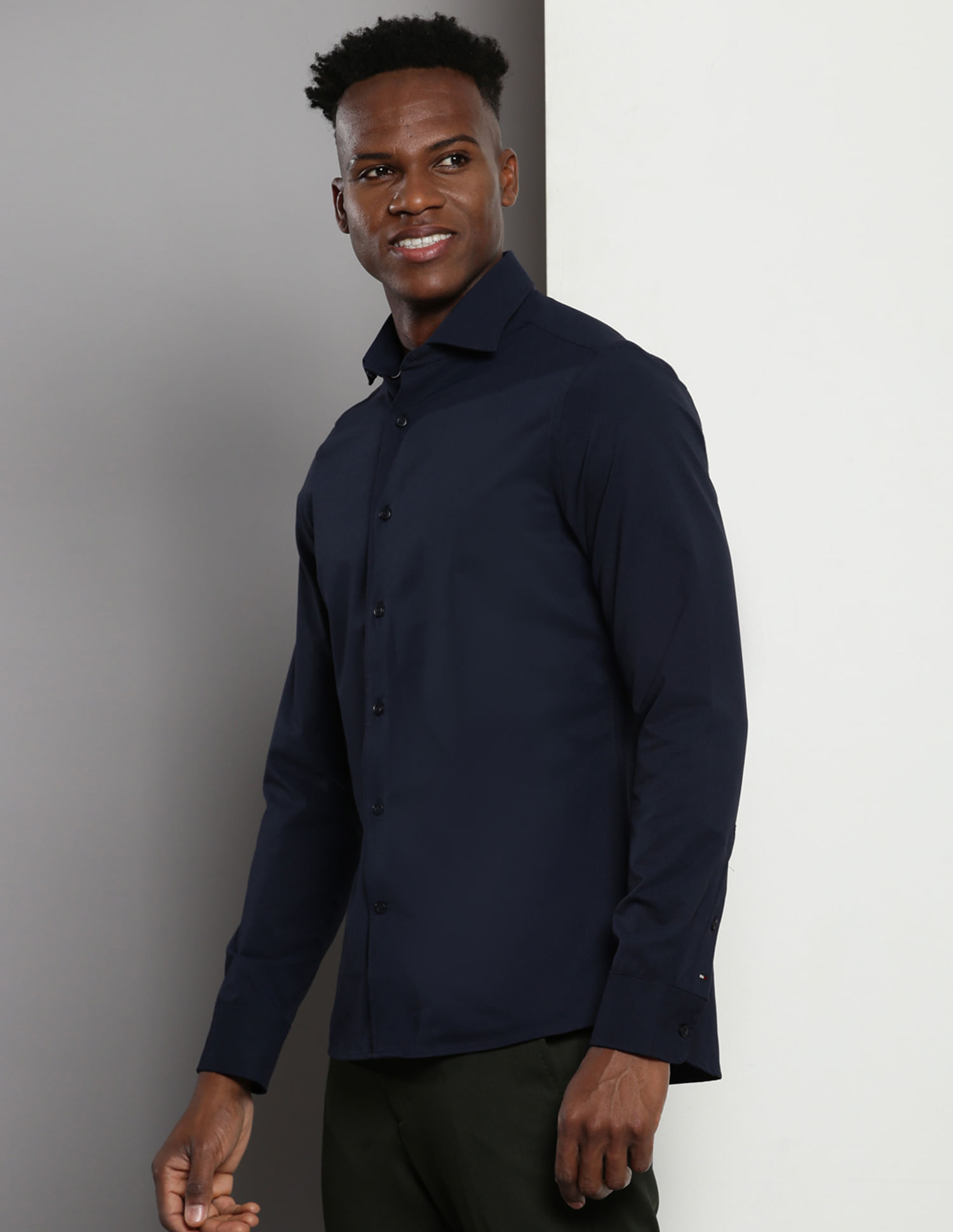 Tommy Hilfiger Solid Spread Collar Shirt