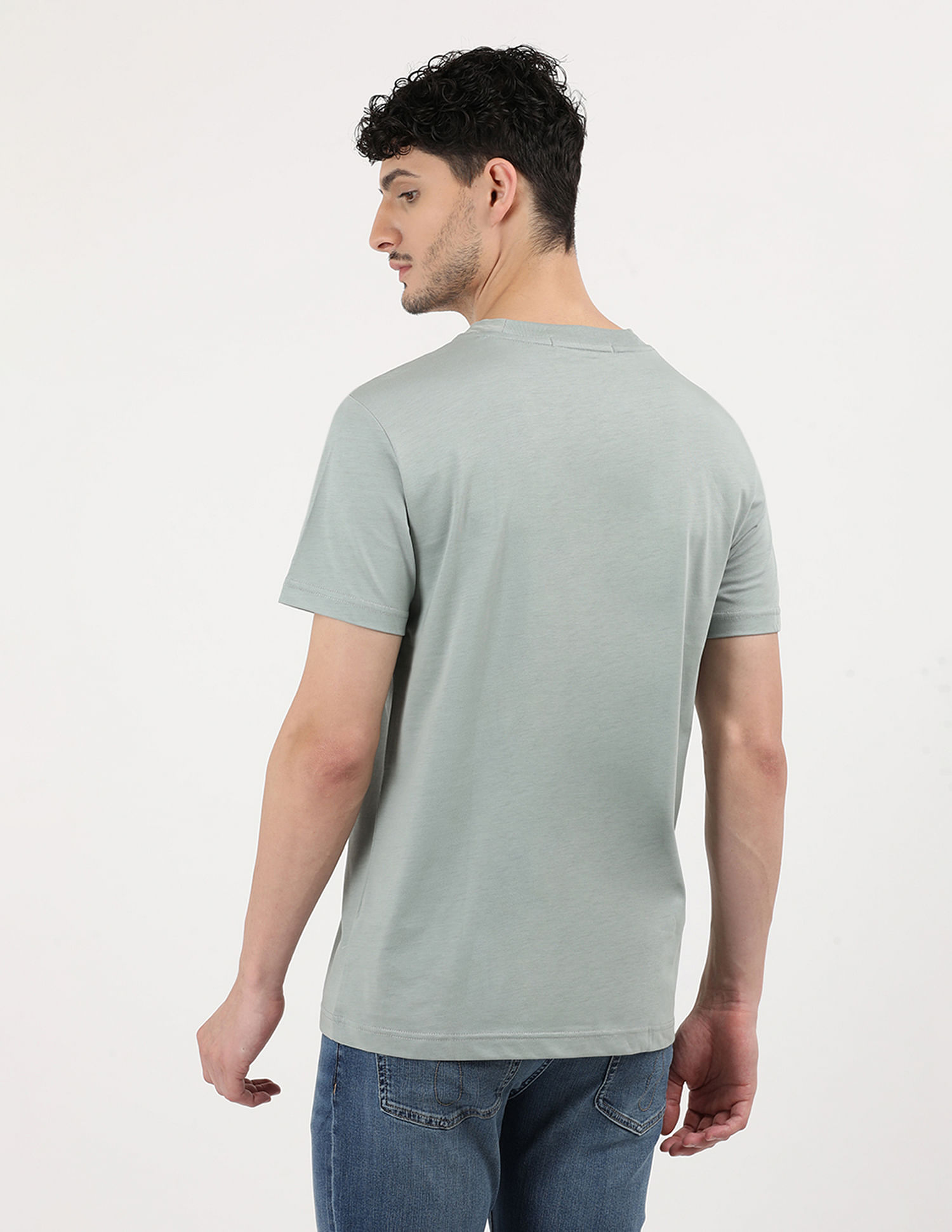 Calvin Klein Regular Fit  Soild T-shirt