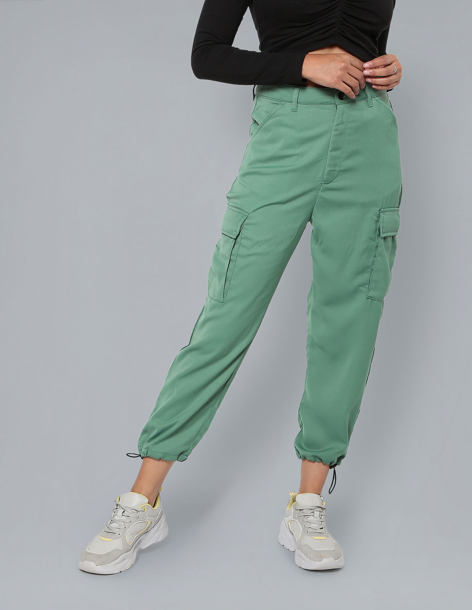 Women Olive Pleated Straight Stretchable Pants