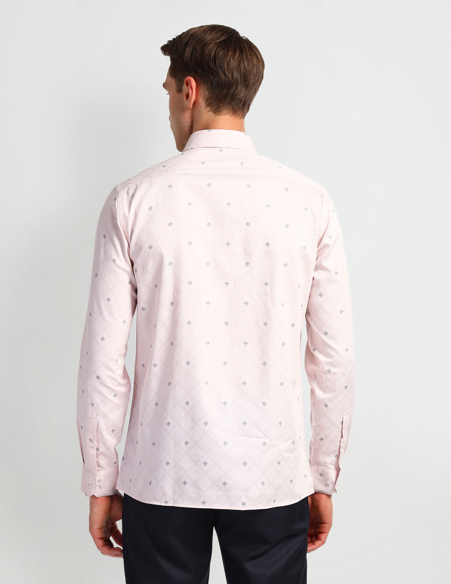 Arrow Cutaway Collar Cotton Shirt