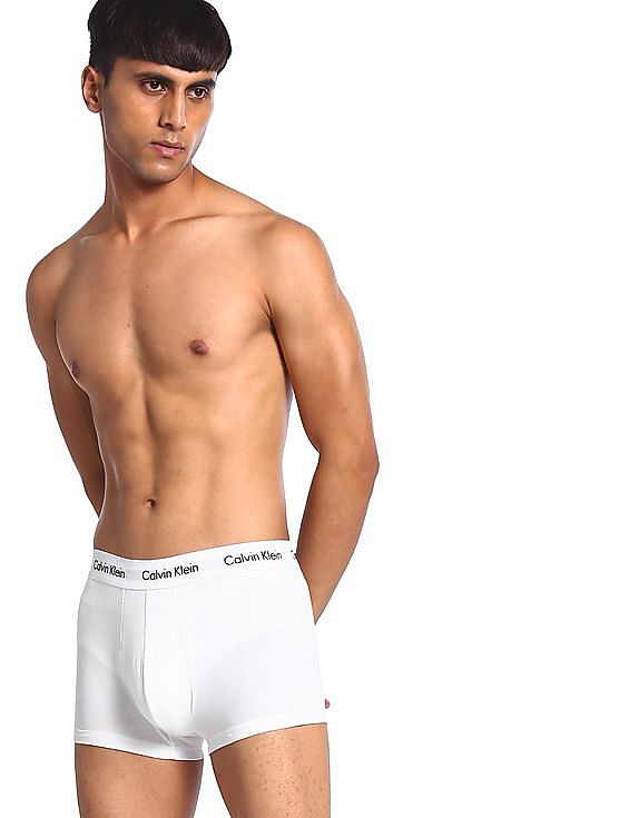 In de meeste gevallen Gespecificeerd Larry Belmont Buy Calvin Klein Underwear Men Assorted Elasticized Waist Solid Trunks -  Pack Of 3 - NNNOW.com