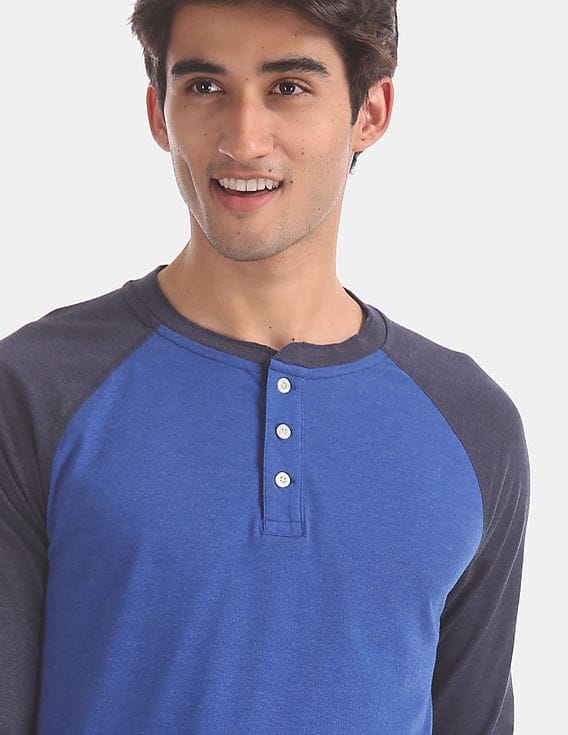 Buy GAP Men Blue Raglan Sleeve Heathered Henley T-Shirt - NNNOW.com