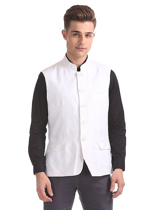 Buy Men Mandarin Collar Patterned Nehru Jacket online at NNNOW.com