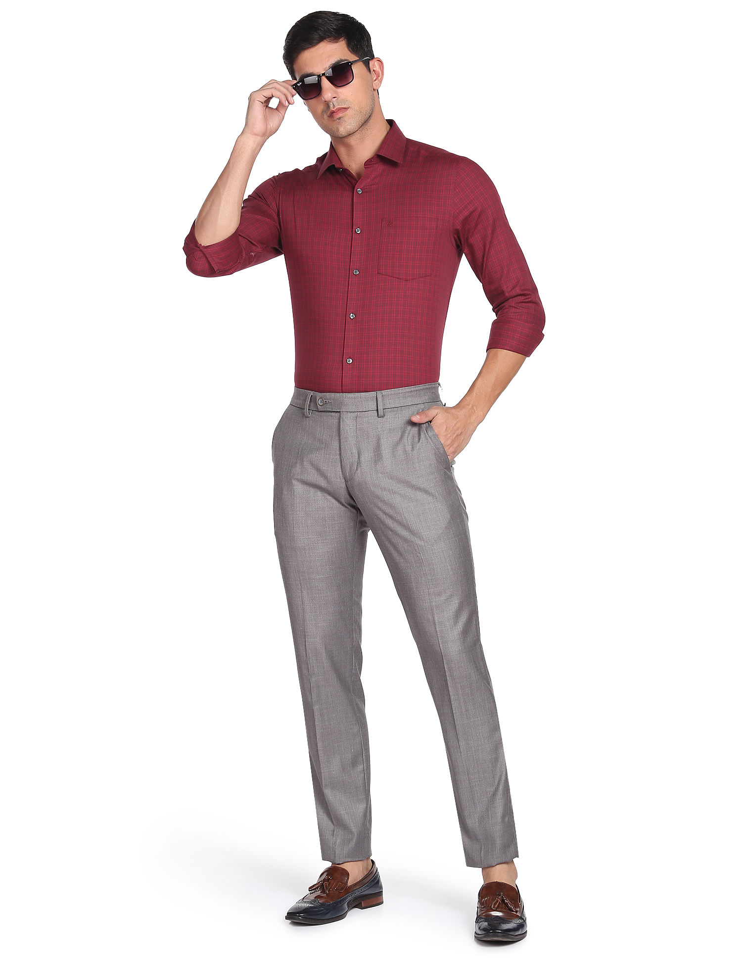 Arrow Men Maroon Outline Check Manhattan Slim Fit Formal Shirt