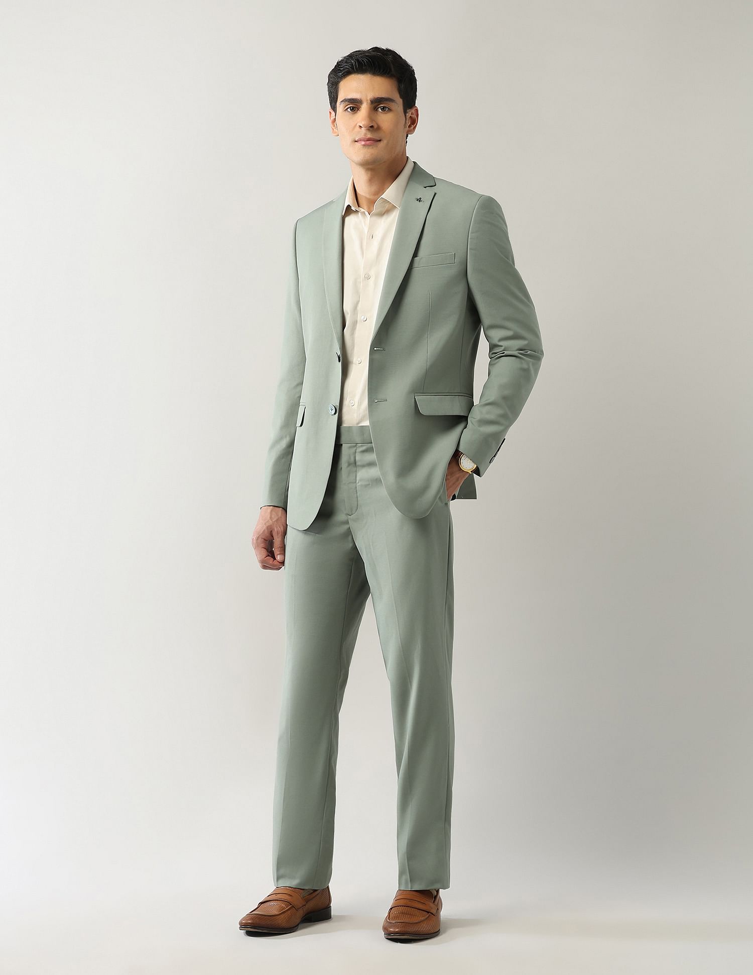 Arrow Tailored Fit Solid Two Piece Suit