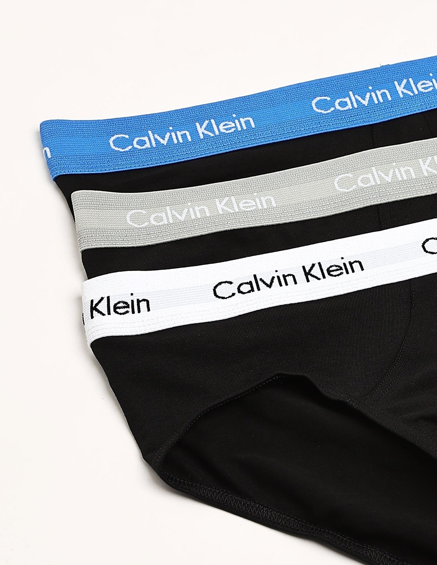 Calvin Klein Underwear Solid Low Rise Multi Briefs - Pack Of - 3