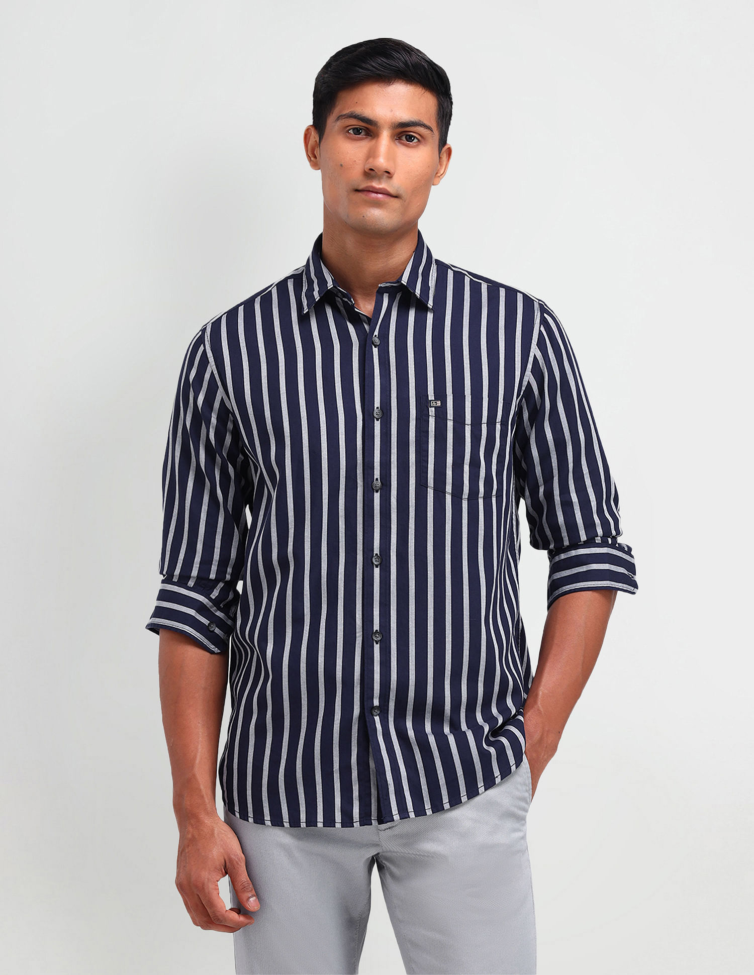 Arrow Sport Manhattan Slim Vertical Striped Shirt