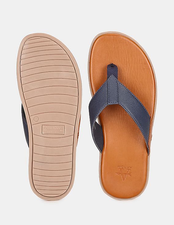 Arrow Men Navy And Brown V-Strap Textured Malcolm Leather Sandals