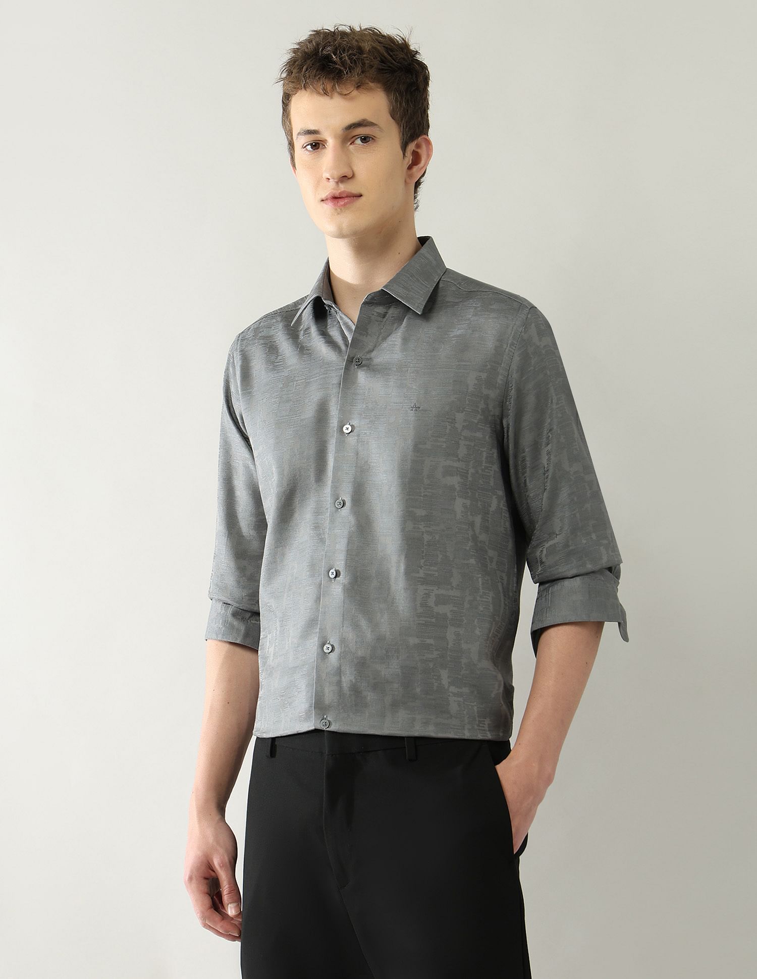 Arrow Newyork Textured Manhattan Slim Fit Jaquard Shirt