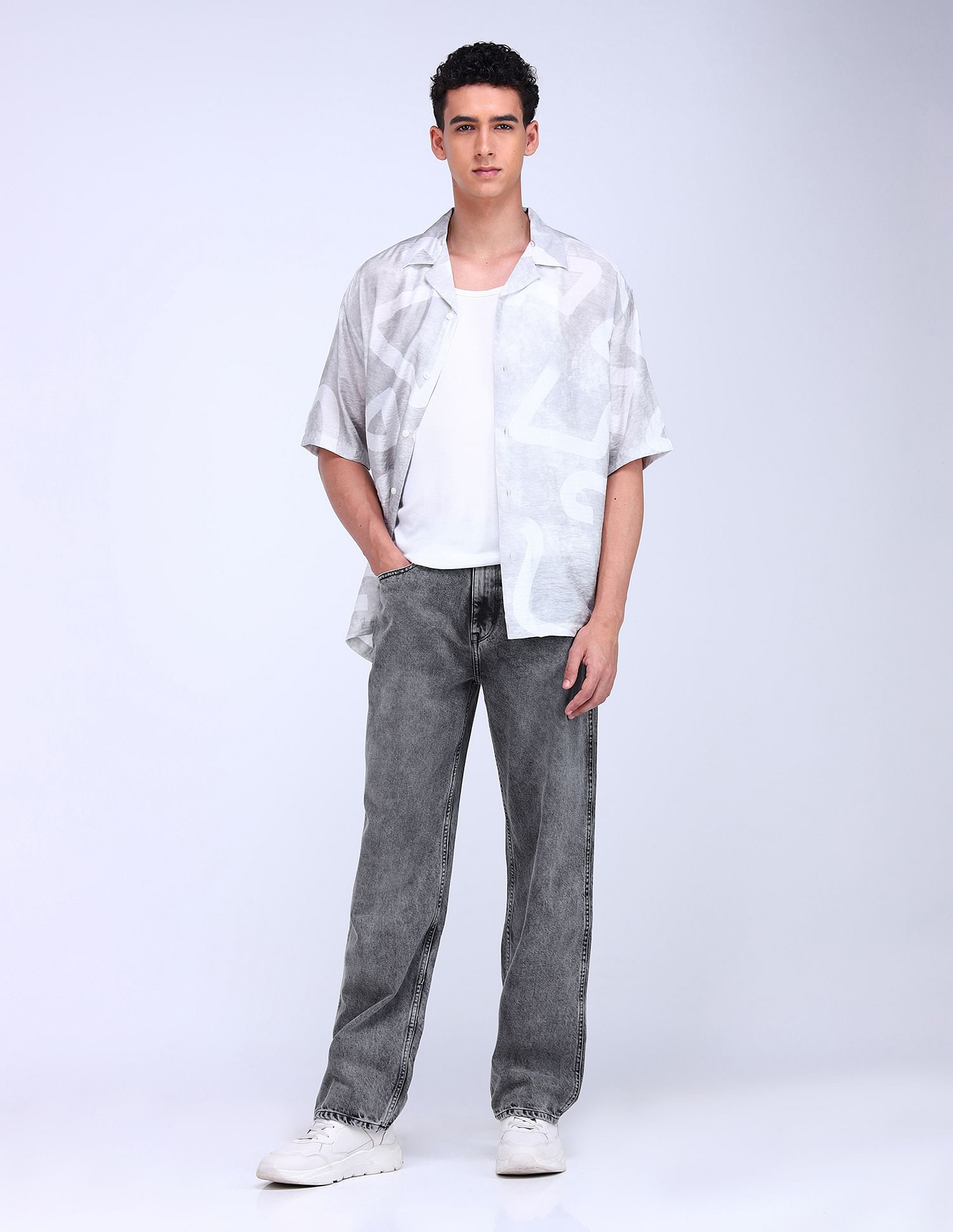 Flying Machine Cobain 90'S Loose Fit Stonewash Jeans