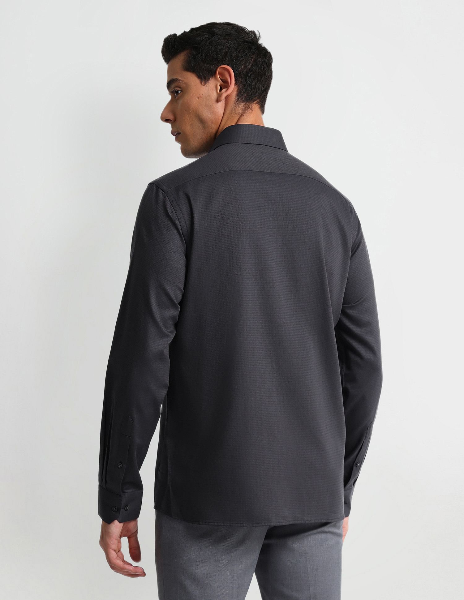 Arrow Manhattan Slim Fit Herringbone Shirt