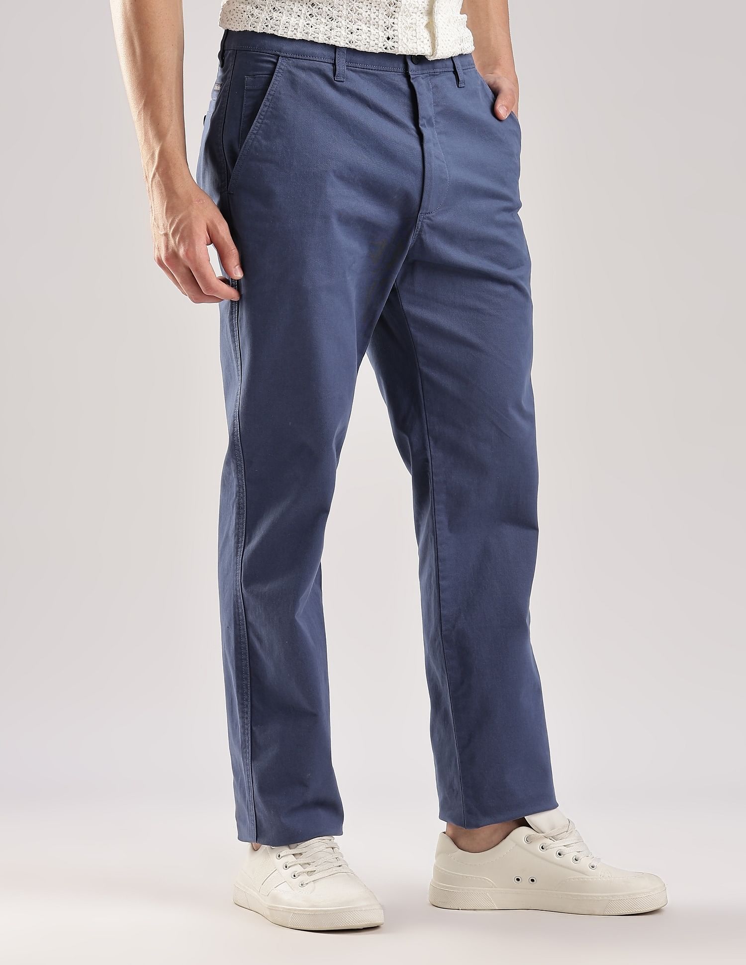 Calvin Klein Jeans Relaxed-Fit Solid Mid Rise Trousers