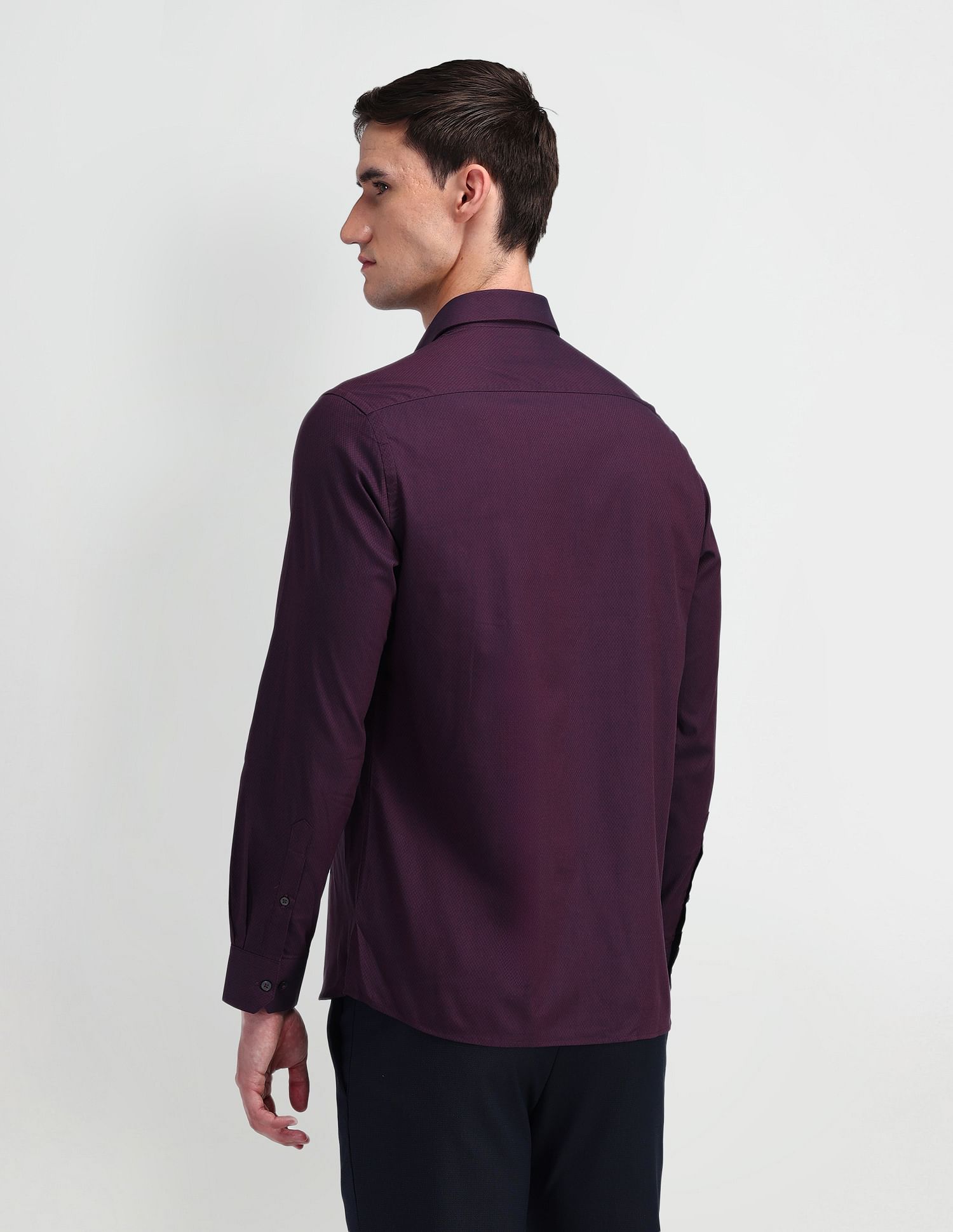 Arrow Manhattan Slim Fit Solid Shirt