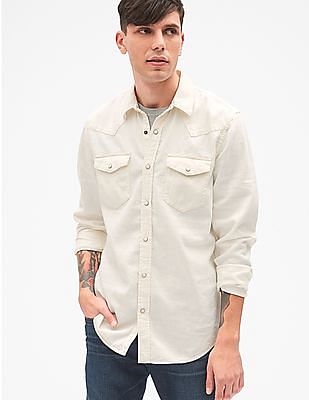 white jeans shirt mens